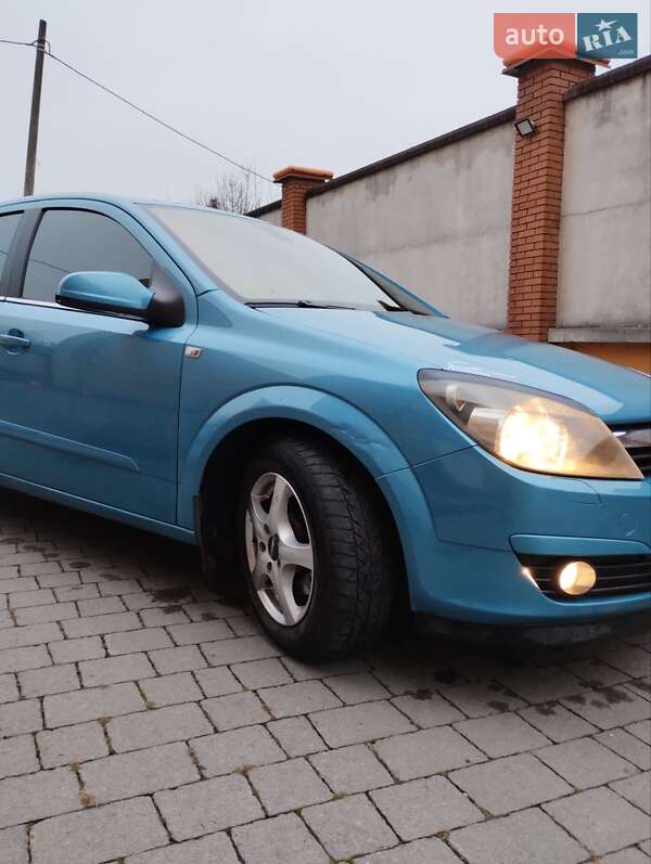 Хетчбек Opel Astra 2004 в Коломиї