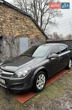 Хетчбек Opel Astra 2012 в Києві