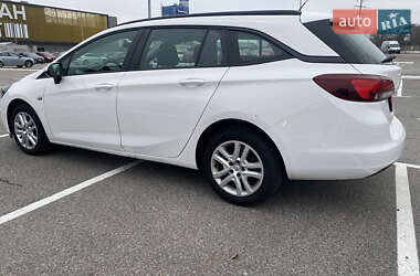 Универсал Opel Astra 2018 в Киеве