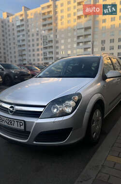 Універсал Opel Astra 2006 в Чернігові