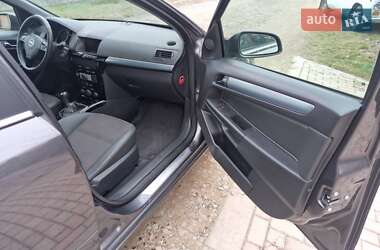 Універсал Opel Astra 2009 в Коломиї