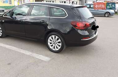 Универсал Opel Astra 2013 в 