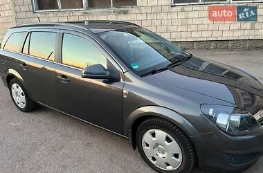 Універсал Opel Astra 2010 в Конотопі