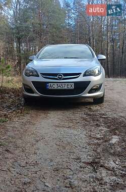 Универсал Opel Astra 2015 в Старой Выжевке