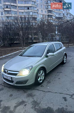 Хэтчбек Opel Astra 2006 в Полтаве