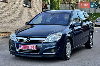 Універсал Opel Astra 2006 в Рівному