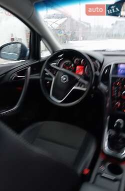 Универсал Opel Astra 2013 в Коломые