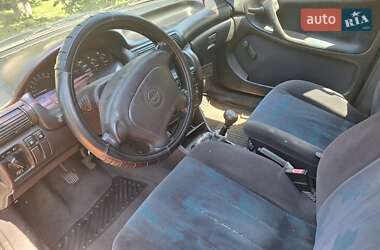 Універсал Opel Astra 1995 в Києві