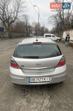 Хэтчбек Opel Astra 2009 в Христиновке