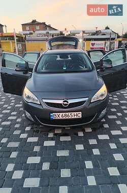 Універсал Opel Astra 2012 в Броварах