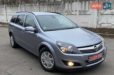 Универсал Opel Astra 2008 в Полтаве