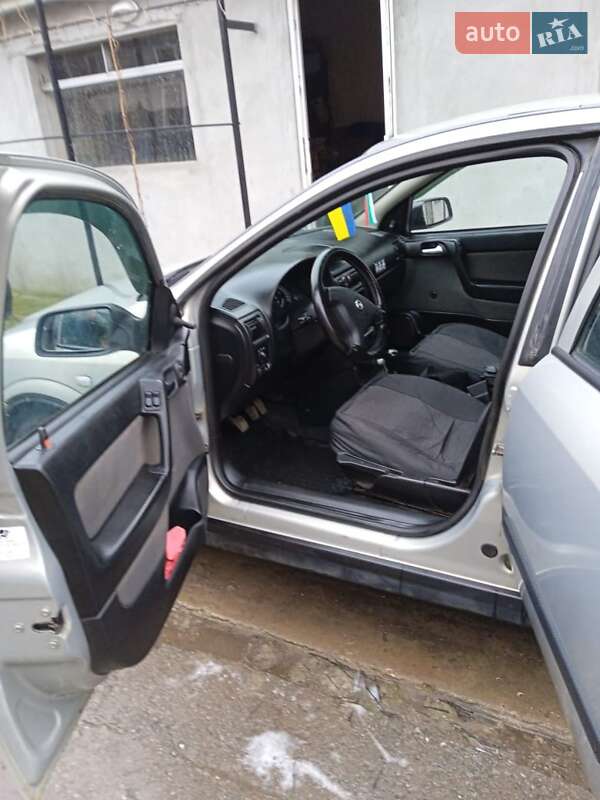 Седан Opel Astra 2007 в Татарбунарах