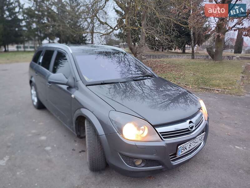 Opel Astra 2010