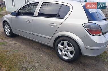 Хэтчбек Opel Astra 2008 в 