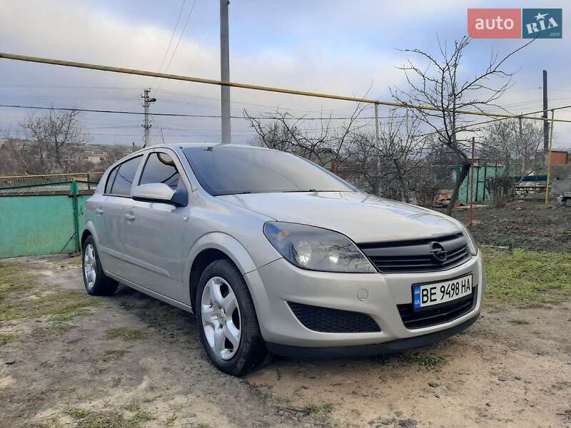 Хэтчбек Opel Astra 2008 в 