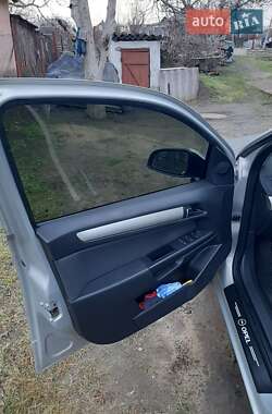 Хэтчбек Opel Astra 2008 в 