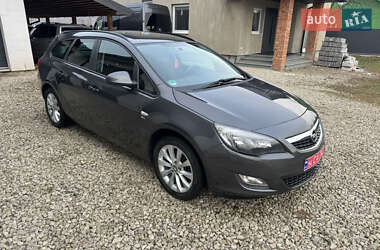 Універсал Opel Astra 2012 в Долині