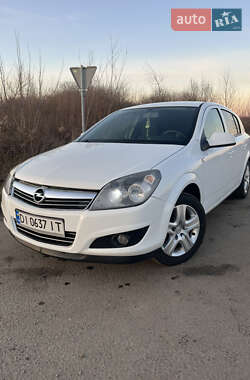 Хетчбек Opel Astra 2014 в Самборі