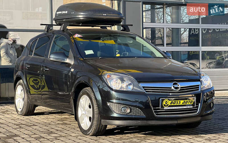 Хетчбек Opel Astra 2013 в Івано-Франківську