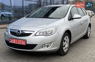 Універсал Opel Astra 2011 в Києві