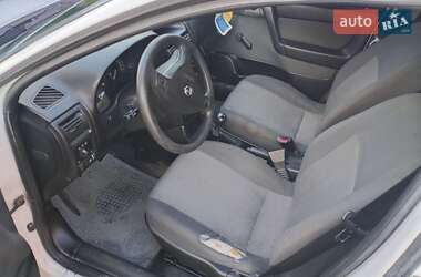 Хэтчбек Opel Astra 2004 в Камне-Каширском