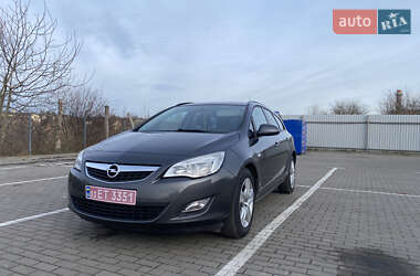 Универсал Opel Astra 2011 в 