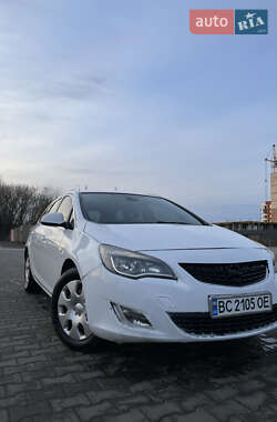 Універсал Opel Astra 2012 в Луцьку