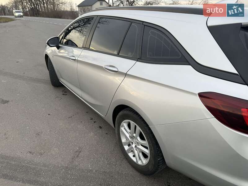 Универсал Opel Astra 2018 в Калуше