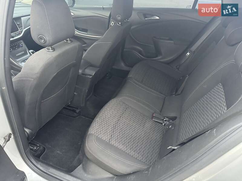 Универсал Opel Astra 2018 в Калуше