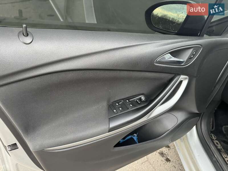 Универсал Opel Astra 2018 в Калуше