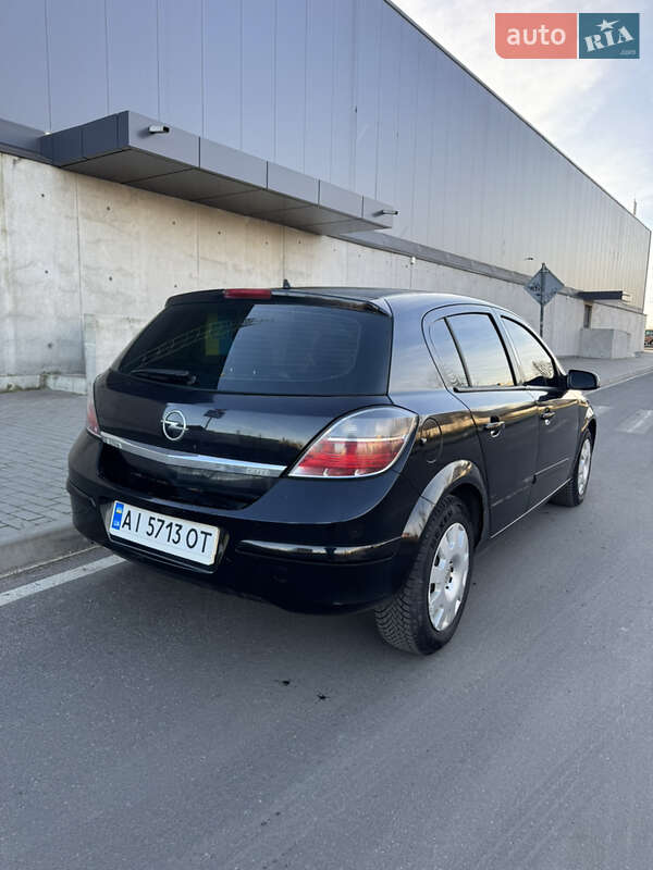 Хэтчбек Opel Astra 2007 в Буче