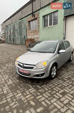 Хетчбек Opel Astra 2007 в Сумах