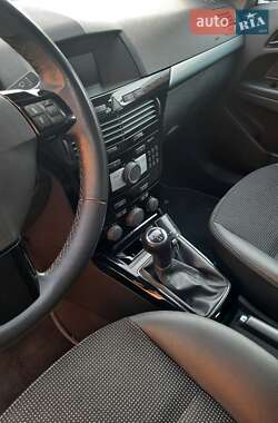 Універсал Opel Astra 2009 в Сумах