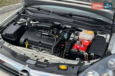 Универсал Opel Astra 2006 в 