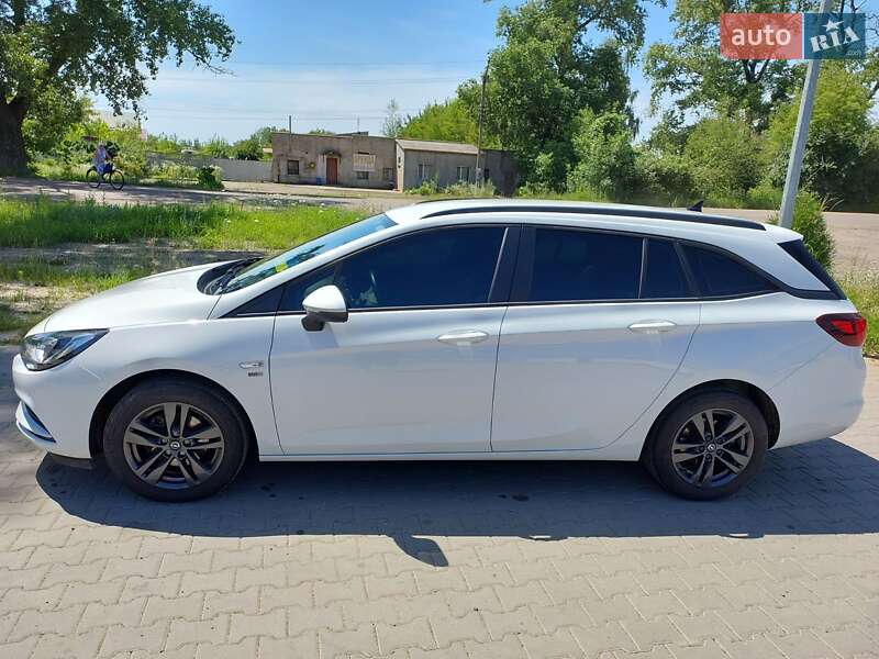 Универсал Opel Astra 2019 в Коростене
