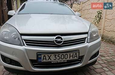 Універсал Opel Astra 2013 в Харкові