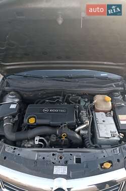 Хэтчбек Opel Astra 2008 в 