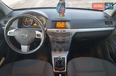 Хэтчбек Opel Astra 2008 в 