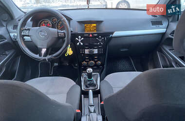 Універсал Opel Astra 2010 в Львові