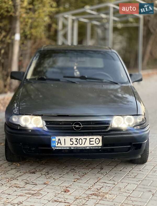 Хетчбек Opel Astra 1992 в Зарічному