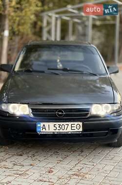 Хетчбек Opel Astra 1992 в Зарічному