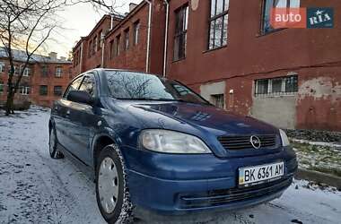 Седан Opel Astra 2008 в Рівному