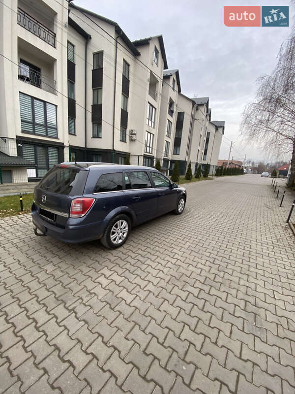 Универсал Opel Astra 2008 в Черновцах