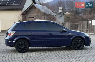 Хэтчбек Opel Astra 2008 в Сваляве