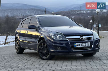 Хэтчбек Opel Astra 2008 в Сваляве