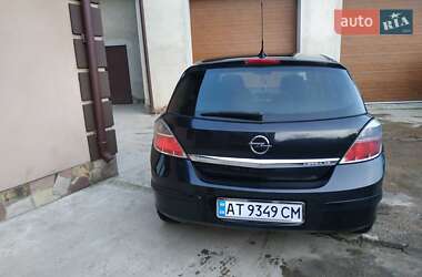 Хэтчбек Opel Astra 2008 в 