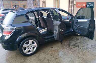 Хэтчбек Opel Astra 2008 в 
