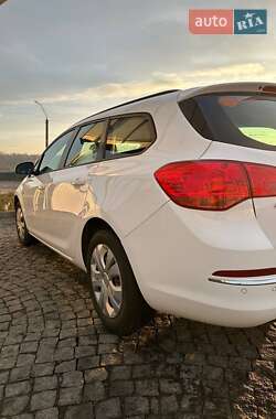 Універсал Opel Astra 2014 в Хмельницькому