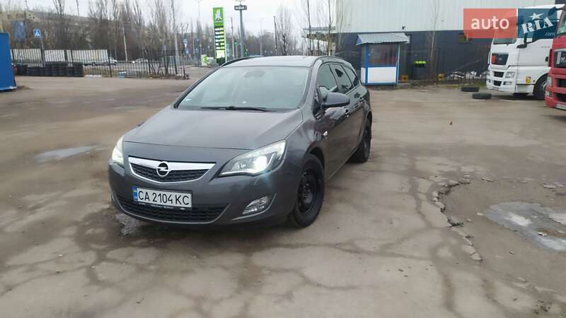 Opel Astra 2012