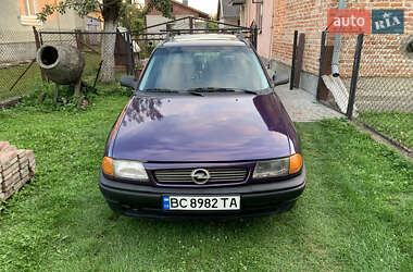 Універсал Opel Astra 1995 в Дублянах